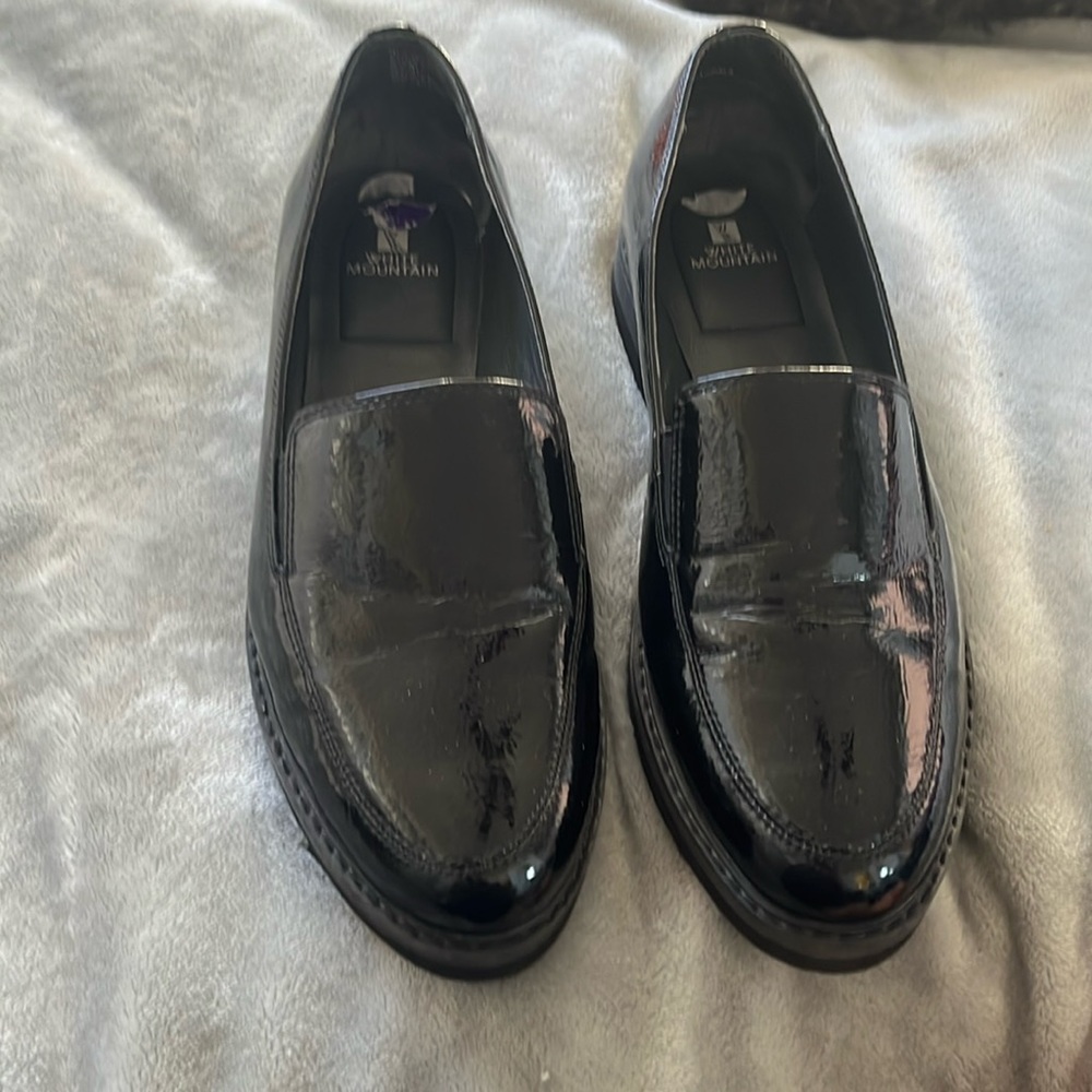 White Mountain patient loafers